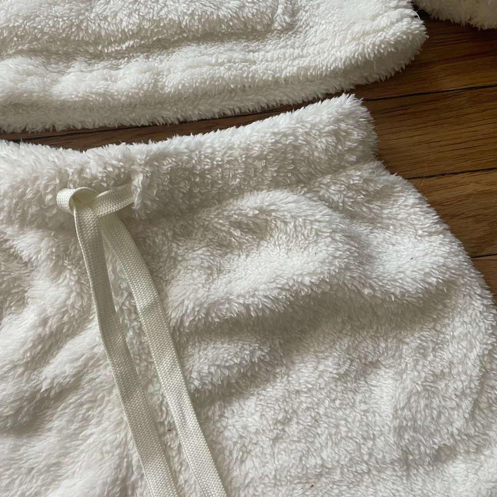 Matching set - Picture 3 of 3